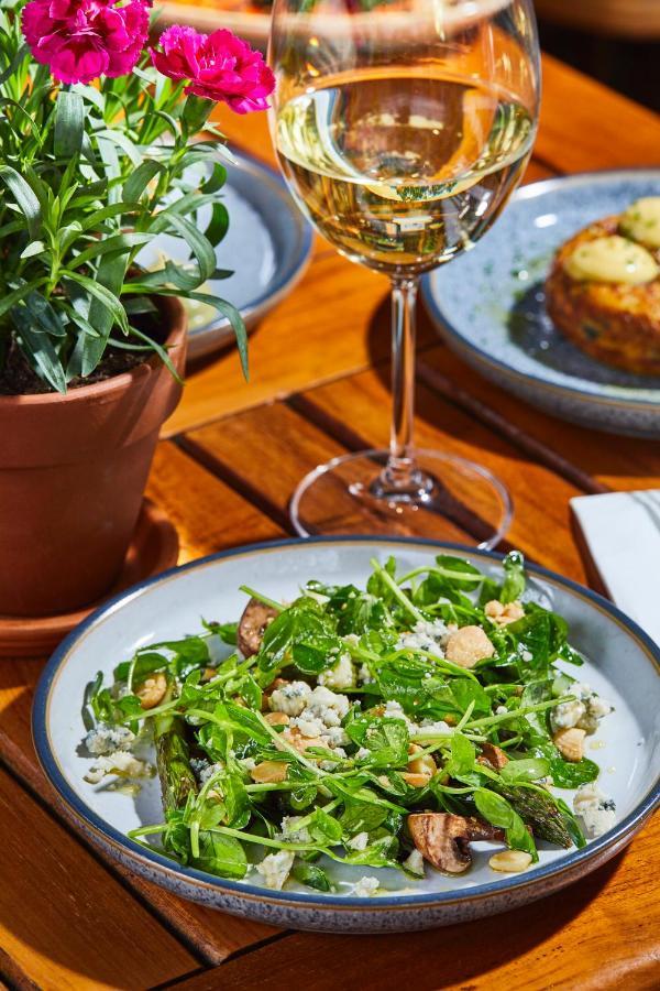 Jose Pizarro The Swan Inn Esher Exterior photo