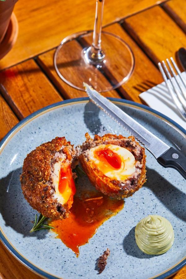 Jose Pizarro The Swan Inn Esher Exterior photo