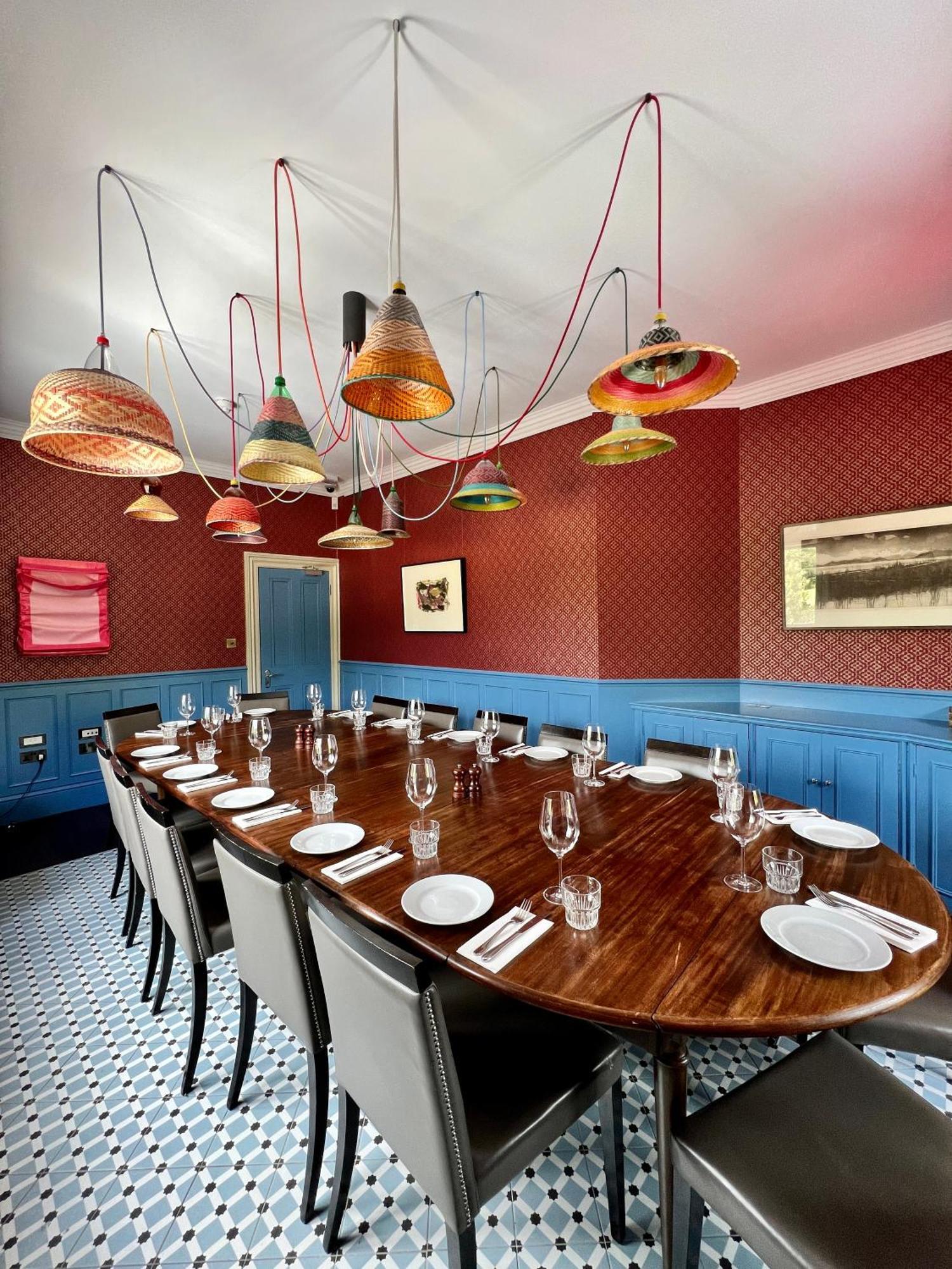 Jose Pizarro The Swan Inn Esher Exterior photo
